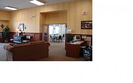 One Bedroom / One Bath with Den in Richmond, IL (Photo 7 of 9)