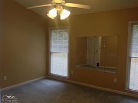Like New 3br/2ba Ranch Home in Great Location in Simpsonville, SC (Photo 2 of 7)