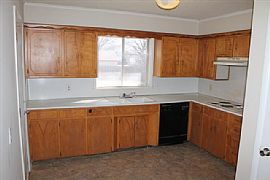 Nice Home in Broken Arrow - Great Location in Broken Arrow, OK (Photo 3 of 7)