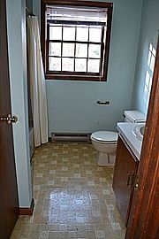  Home For Rent with 2 Car Garage and Ig Pool. 3 Bedrooms 2.5 Ba in Queensbury, NY (Photo 3 of 9)