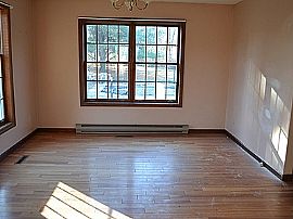  Home For Rent with 2 Car Garage and Ig Pool. 3 Bedrooms 2.5 Ba in Queensbury, NY (Photo 7 of 9)