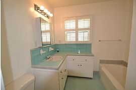 Now on Market - 3 Bedroom / 2 Bath For Lease in Van Nuys in Van Nuys, CA (Photo 8 of 12)