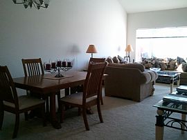 Gorgeous Townhouse W/master Suite on Main with 2 Car Garage  in Auburn, WA (Photo 3 of 8)