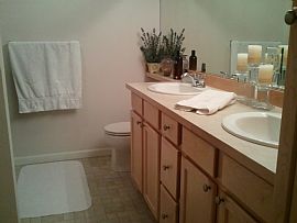 Gorgeous Townhouse W/master Suite on Main with 2 Car Garage  in Auburn, WA (Photo 6 of 8)