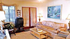 Vacation Beach Cottage Dripping with Charm 2 Blocks From The Be in Venice, FL (Photo 2 of 9)