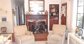 Vacation Beach Cottage Dripping with Charm 2 Blocks From The Be in Venice, FL (Photo 3 of 9)