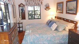 Vacation Beach Cottage Dripping with Charm 2 Blocks From The Be in Venice, FL (Photo 8 of 9)