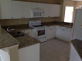 3 Bed 2 Bath Townhouse in Fort Myers in Fort Myers, FL (Photo 5 of 9)