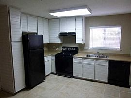  3bd, 2 Full Ba House in Sunrise Manor  in Las Vegas, NV (Photo 4 of 6)