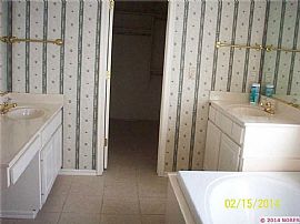 Wonderful Neighborhood in Broken Arrow, OK (Photo 9 of 10)