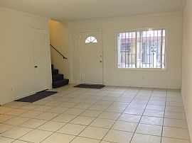 Newly Remodeled Lovely Townhome in Ontario, CA (Photo 3 of 11)