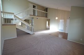 Amazing 5 Bedroom House  in Valencia, CA (Photo 2 of 10)