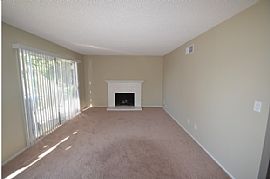 Amazing 5 Bedroom House  in Valencia, CA (Photo 3 of 10)