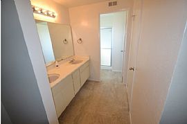 Amazing 5 Bedroom House  in Valencia, CA (Photo 7 of 10)