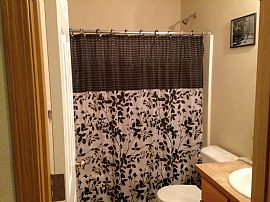 Beautiful 4 Bedroom Home Near I-5 and Hwy 7 in Tacoma, WA (Photo 2 of 5)