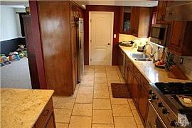 Cozy Family Home in Woodland Hills, CA (Photo 3 of 10)