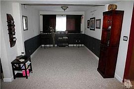 Cozy Family Home in Woodland Hills, CA (Photo 5 of 10)