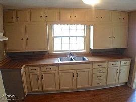 3 Bedroom 1 1/2 Bath Hardwood Floors in Birmingham, AL (Photo 5 of 6)