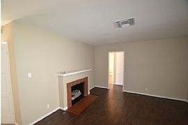 Come See This House in Reseda, CA (Photo 2 of 7)