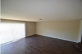 Come See This House in Reseda, CA (Photo 5 of 7)