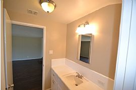 Come See This House in Reseda, CA (Photo 7 of 7)