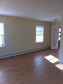 Wonderful House in East Dundee in East Dundee, IL (Photo 3 of 9)