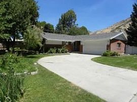 This Well Maintained 5 Bedroom Home Has Plenty of Space For You in Logan, UT
