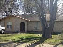 Huge Back Yard and Very Convenient Location in Sunset Valley, TX