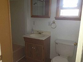 Title: Spacious 3bedroom 3bath Single Family Home in Great   Lo in California, PA (Photo 5 of 5)