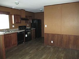 Spacious 3bedroom 2bath Single Family Home in Great Location. in Saratoga, WY (Photo 2 of 8)