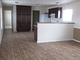 Spacious 3bedroom 2bath Single Family Home in Great Location. in Saratoga, WY (Photo 6 of 8)