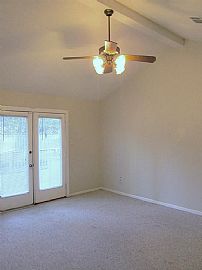 Super Clean 3 Bedroom Home in The Woodlands, TX (Photo 4 of 5)