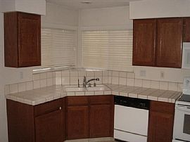 Large 3 Bedroom 2 Bath House, 2 Car Garage W in Sparks, NV (Photo 2 of 4)