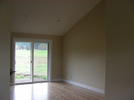 Newer Country Home in Scio, OR (Photo 4 of 5)