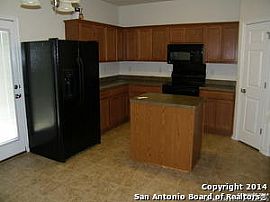 Walking Distance to Elementary School in San Antonio, TX (Photo 4 of 5)