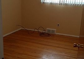Beautiful 3bedroom 2bath/new Appliances in Detroit, MI (Photo 5 of 8)