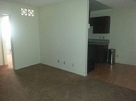 1 Bedroom 1 Bath Large Living Room Air Condition Heater Granite in Las Vegas, NV (Photo 4 of 4)