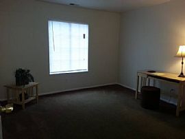 Carmel Creek Apartments  in Indianapolis, IN (Photo 6 of 6)