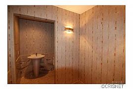 The House Everyone Wants in Chatsworth, CA (Photo 4 of 10)