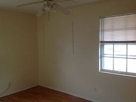 Ranch-Style Home with Approx 1300 Sq Ft. Hardwood in Augusta, GA (Photo 5 of 7)