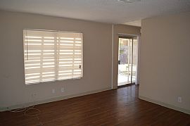 Very Nice One Story Duplex with Open Floor Plan in Las Vegas, NV (Photo 4 of 6)