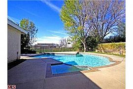 Great Family Home in Chatsworth, CA (Photo 2 of 7)