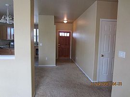 Tittle: Spacious 3bedroom with 2baths Single Family Home in a G in Bend, OR (Photo 2 of 6)