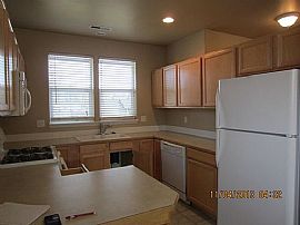Tittle: Spacious 3bedroom with 2baths Single Family Home in a G in Bend, OR (Photo 5 of 6)