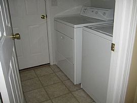 Tittle: Spacious 3bedroom with 2baths Single Family Home in a G in Bend, OR (Photo 6 of 6)