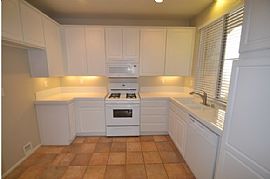 Wonderful 3 Bedroom Home  in Santa Clarita, CA (Photo 4 of 6)