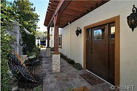 Sweet 3 Bedroom and 2 Bathroom in Calabasas!! in Calabasas, CA (Photo 3 of 12)