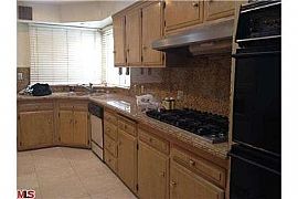 Wonderful Home in Encino, CA (Photo 2 of 3)