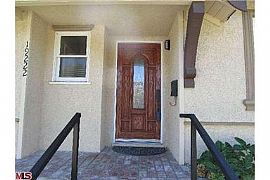 A Nice Home in Tarzana, CA (Photo 3 of 7)