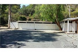 A Home You Have to See in Tarzana, CA (Photo 4 of 5)